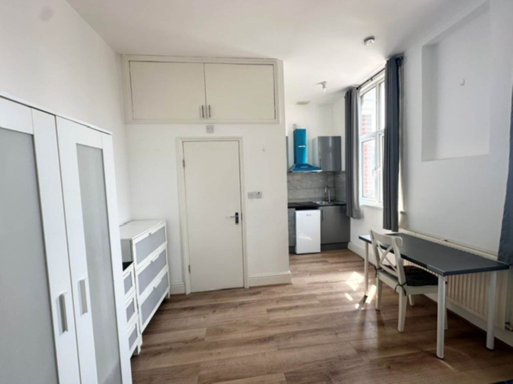Property photo 1 of 3