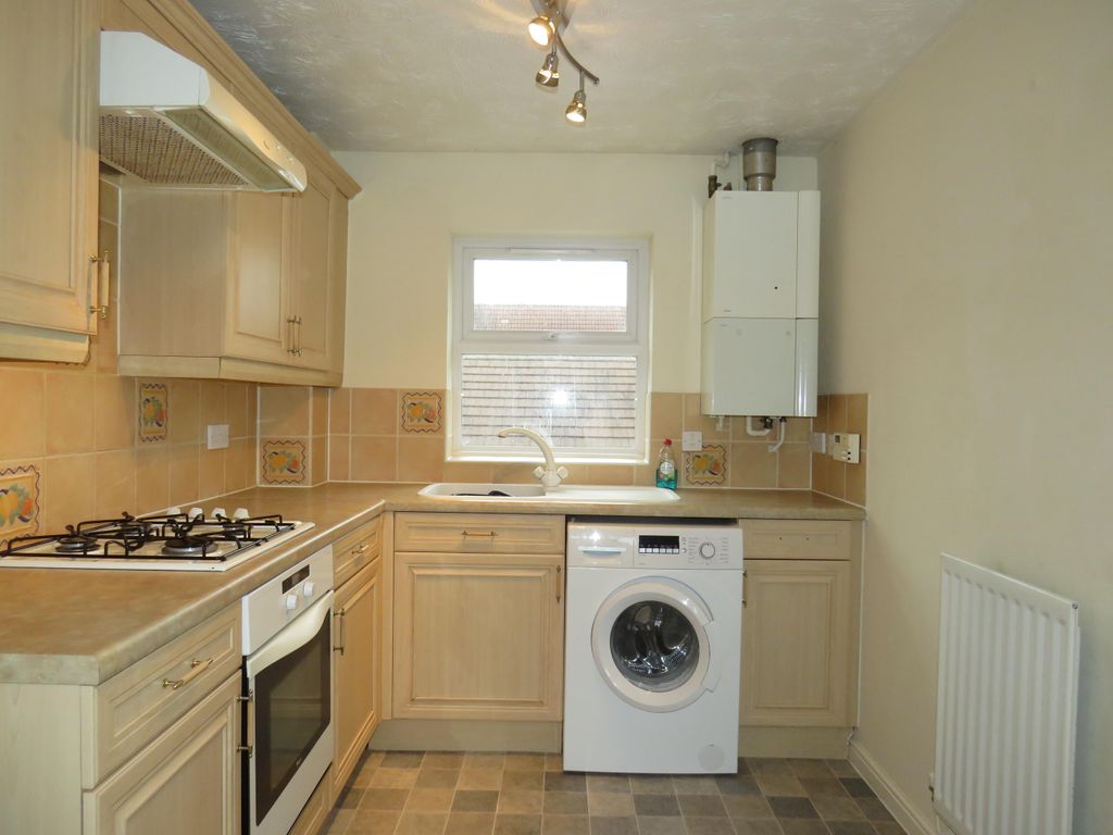 Property photo 2 of 6 Kitchen