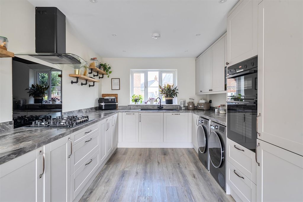 Property photo 2 of 26 1493266-6-6A5538Df52528.Jpg