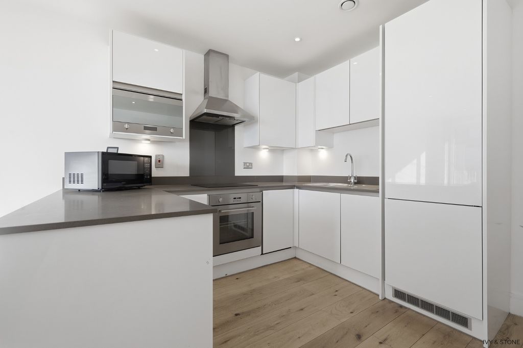 Property photo 3 of 18 3375052