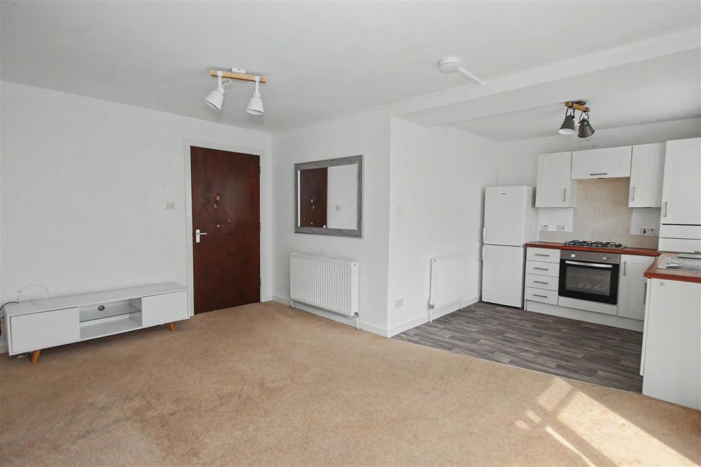 Property photo 3 of 14 3.Jpg