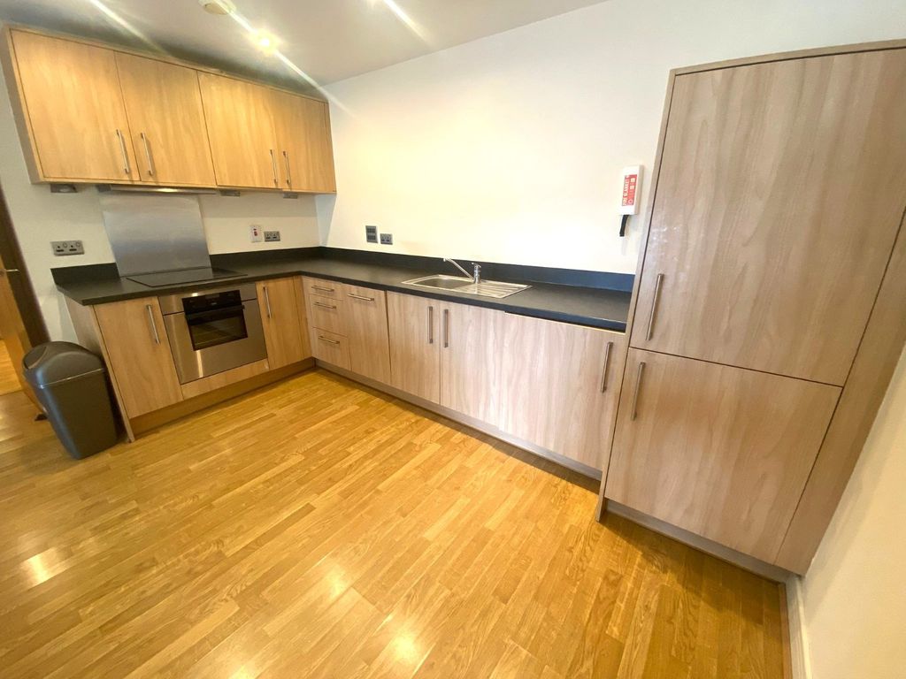Property photo 3 of 8 Picture No. 12