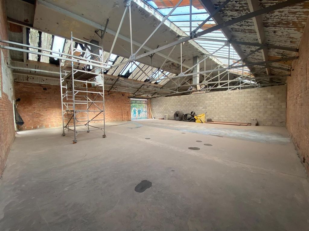 Property photo 2 of 5 2d5E1Bf4-Bdd9-4457-9d47-Fabfbefd162d.Jpg