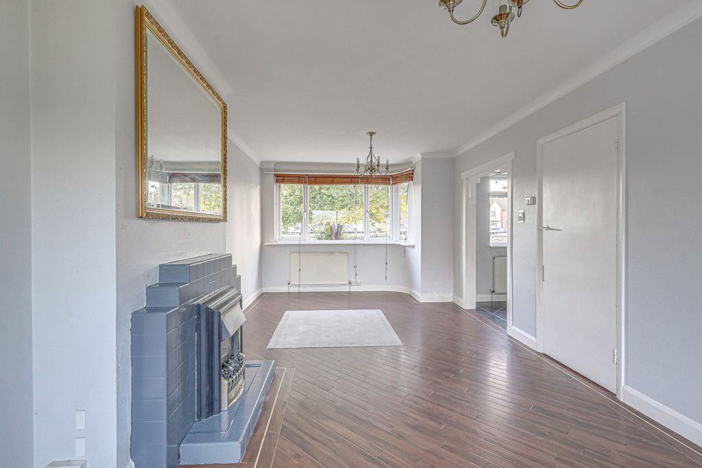 Property photo 3 of 24