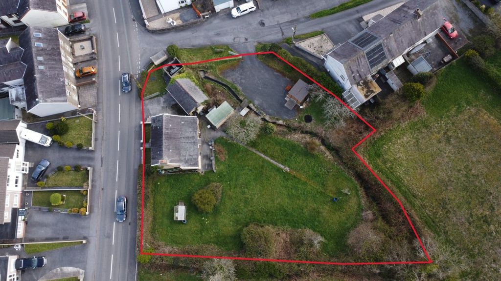 Property photo 2 of 25