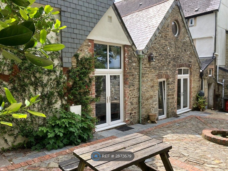 Property photo 2 of 25