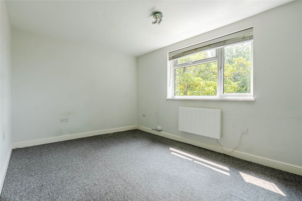Property photo 3 of 9 Picture No. 20