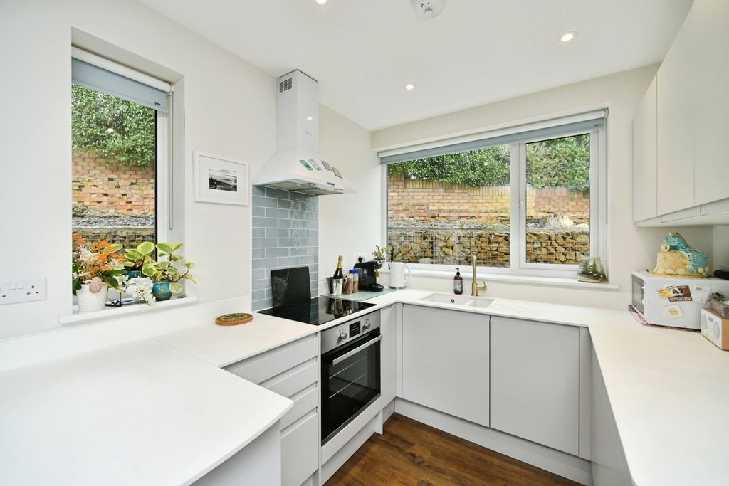 Property photo 3 of 22 Kitchen