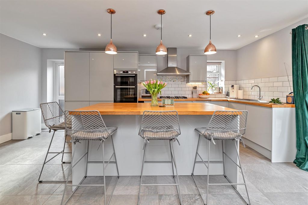 Property photo 3 of 23 55Atownsenddrive-15.Jpg