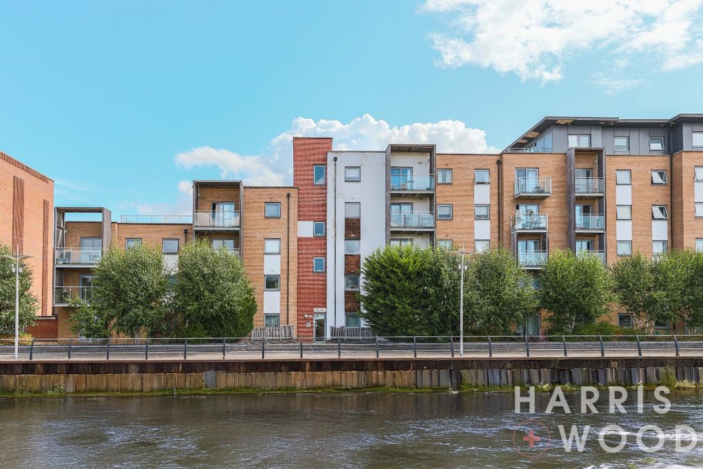 Property photo 1 of 11 5392871
