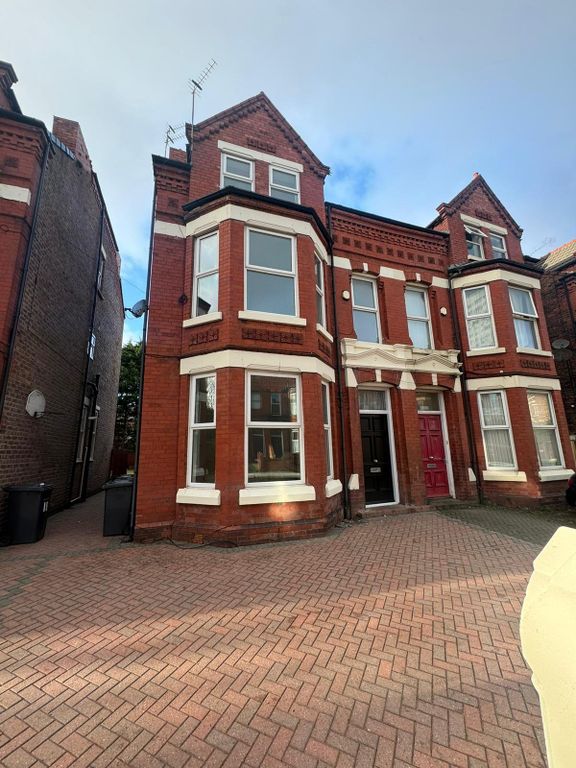 Property photo 1 of 11 6 Bed Unfurnished Semi Detached House