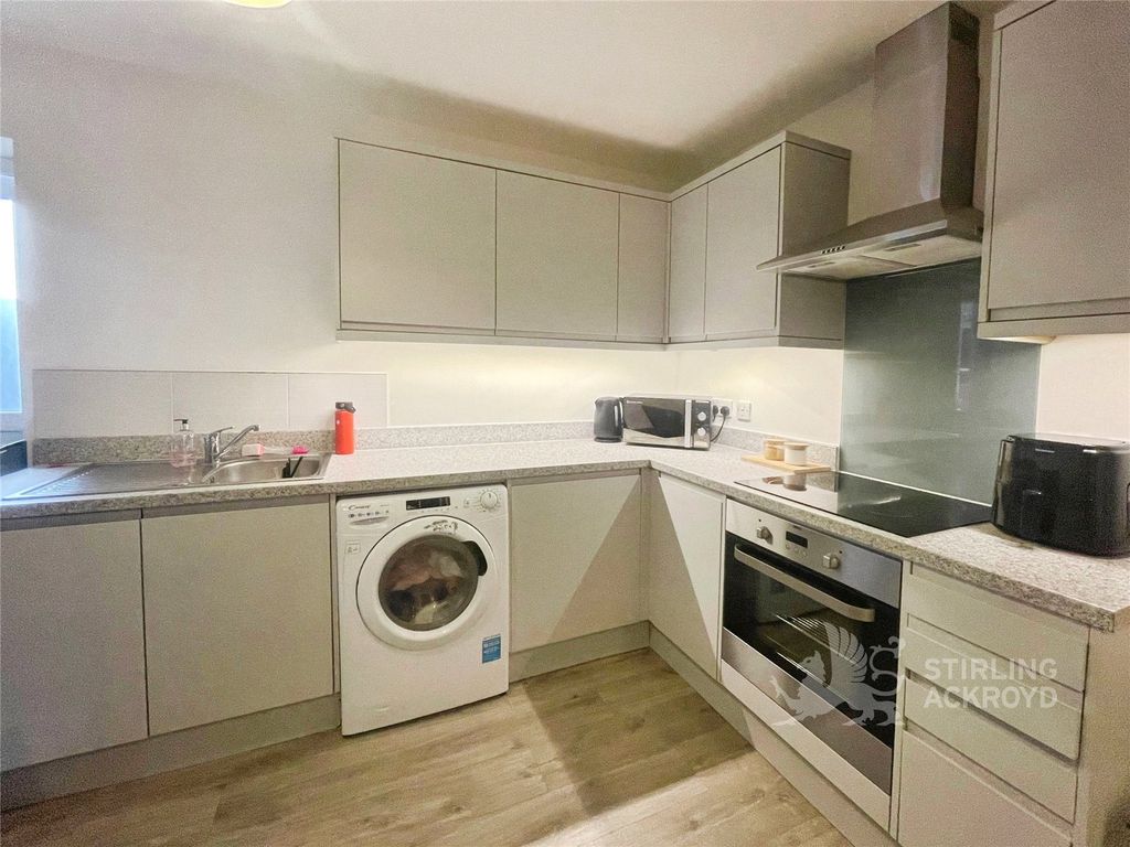 Property photo 2 of 11 Kitchen