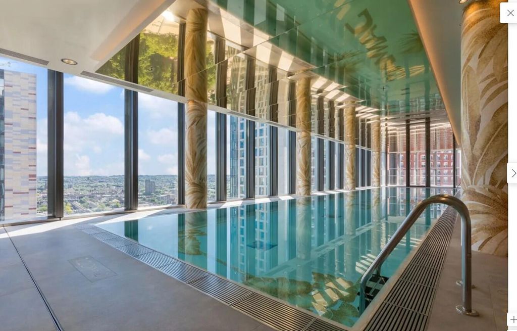Property photo 1 of 11 Swimming Pool