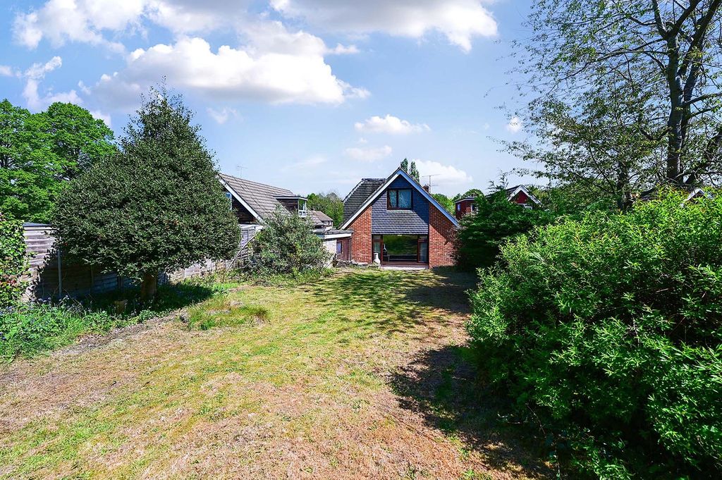Property photo 1 of 12 53 Oakfield Rd4