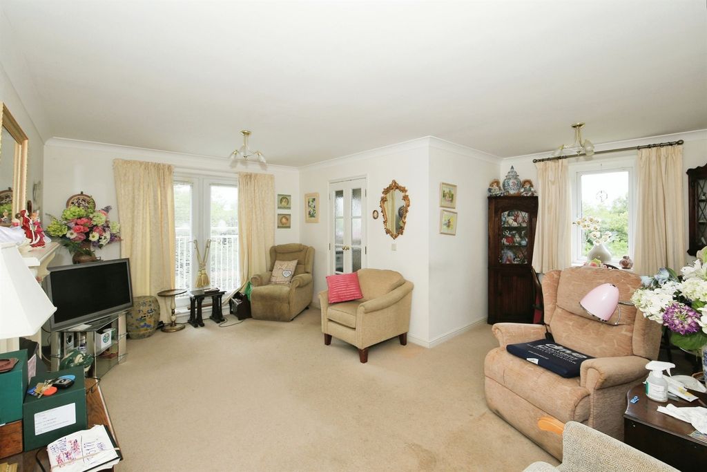 Property photo 3 of 14