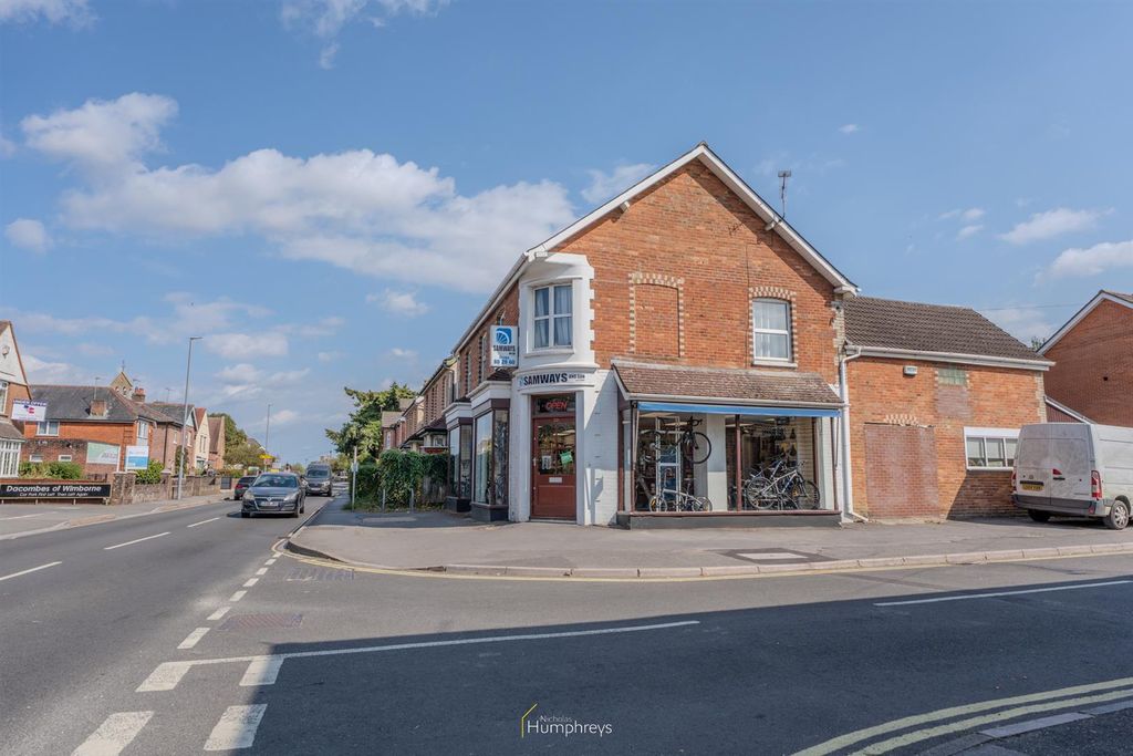 Property photo 1 of 8 Leigh Road 270-1.Jpg