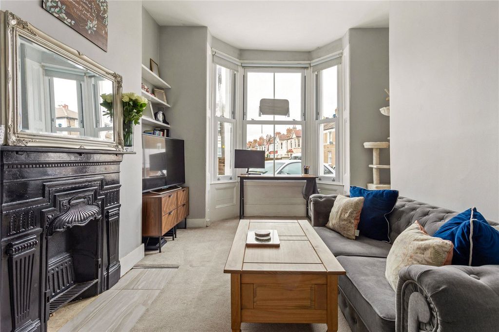 Property photo 3 of 11 Picture No. 16