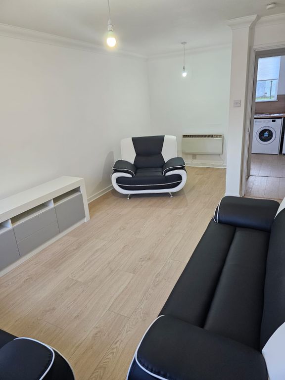 Additional image 10 of 1 bed flat to rentCastleton Drive, Newton Mearns G77