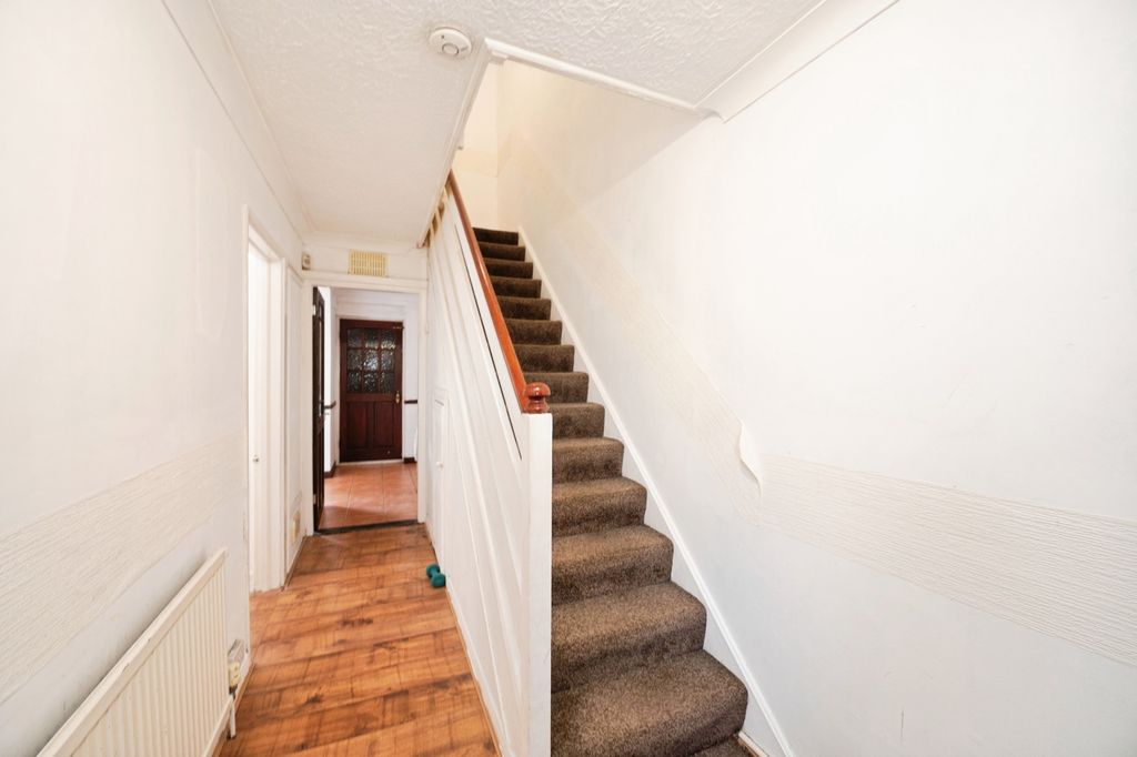 Property photo 3 of 18 Pbox-Img.Jpg