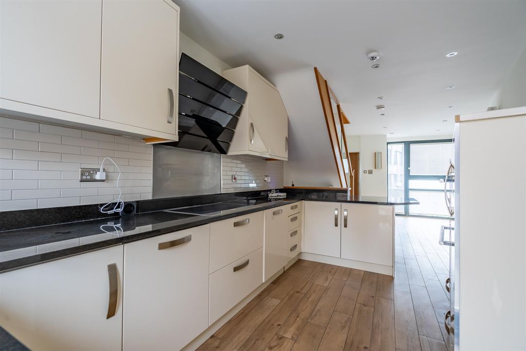 Property photo 2 of 18 Peasholme Court (18 Of 18).Jpg