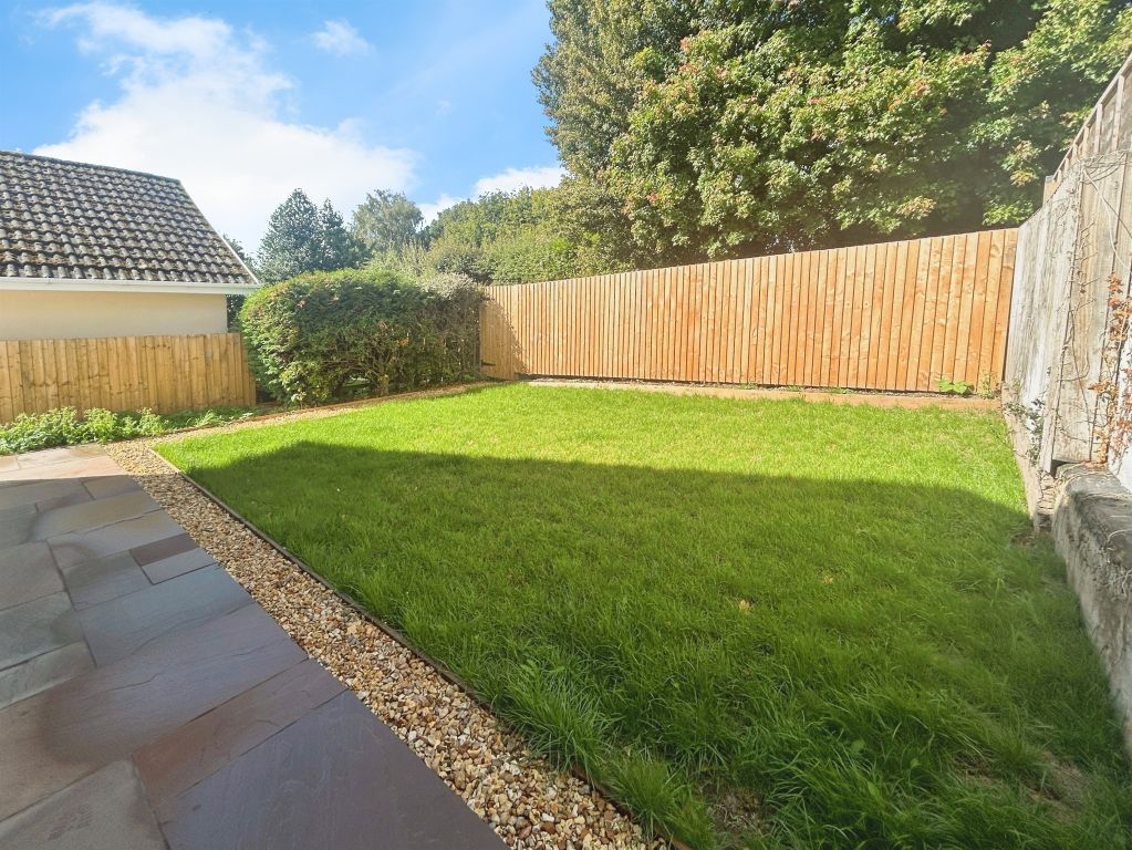 Property photo 2 of 20