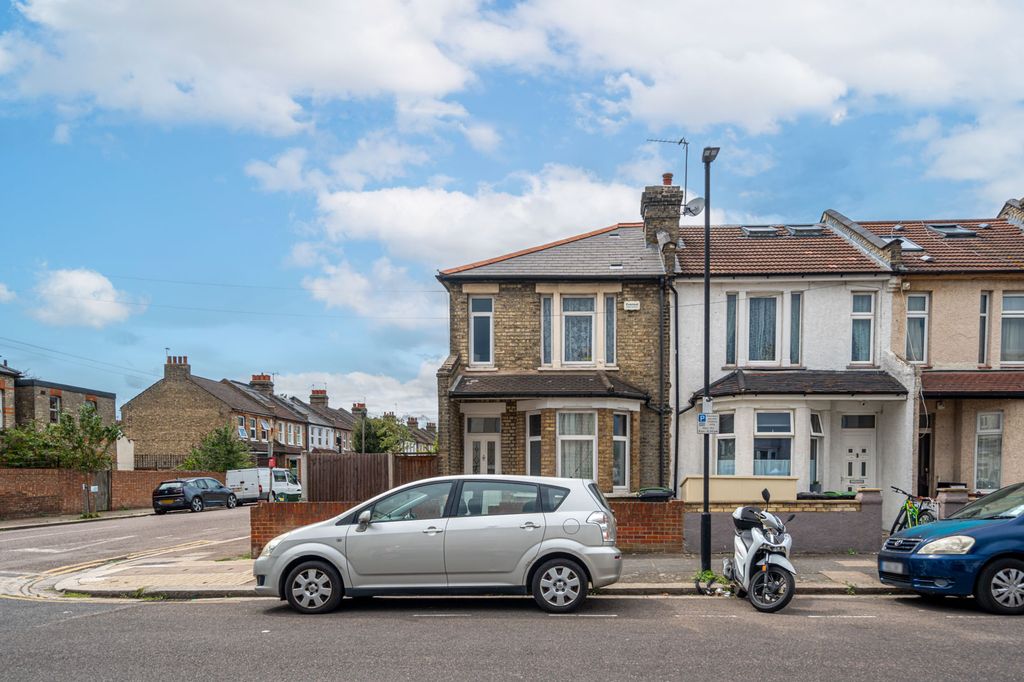 Property photo 3 of 12 Dsc03952-Edit