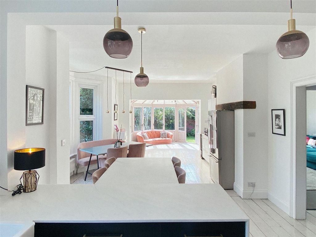 Property photo 2 of 36