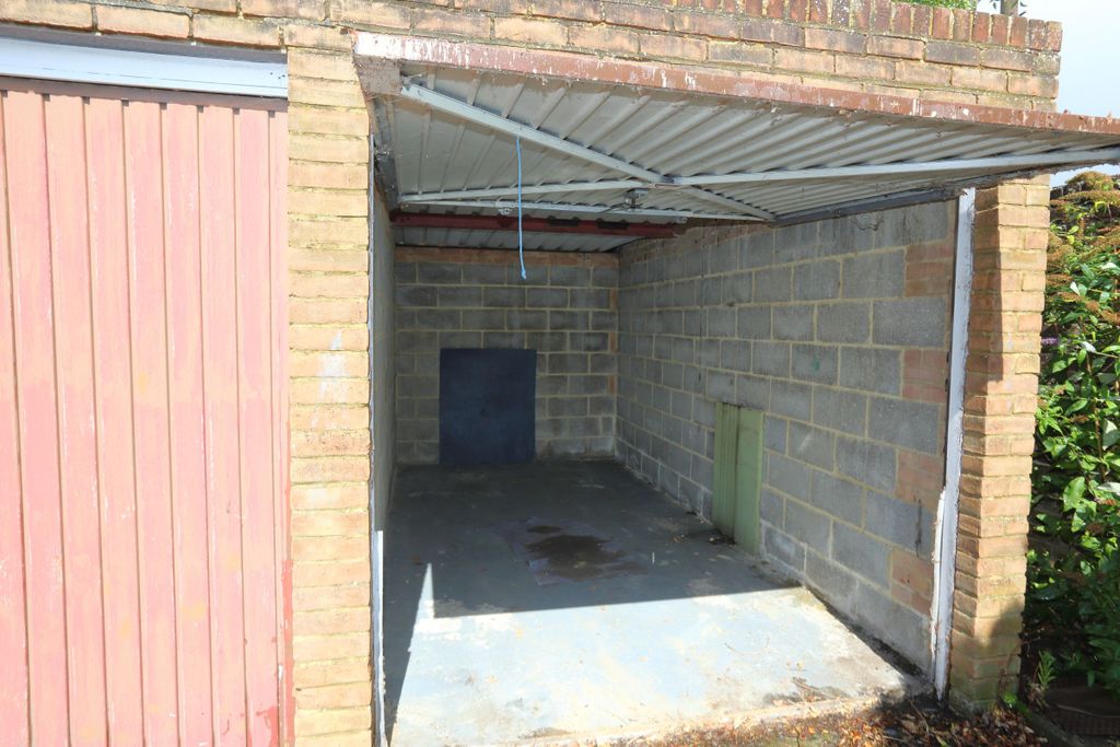 Property photo 1 of 2