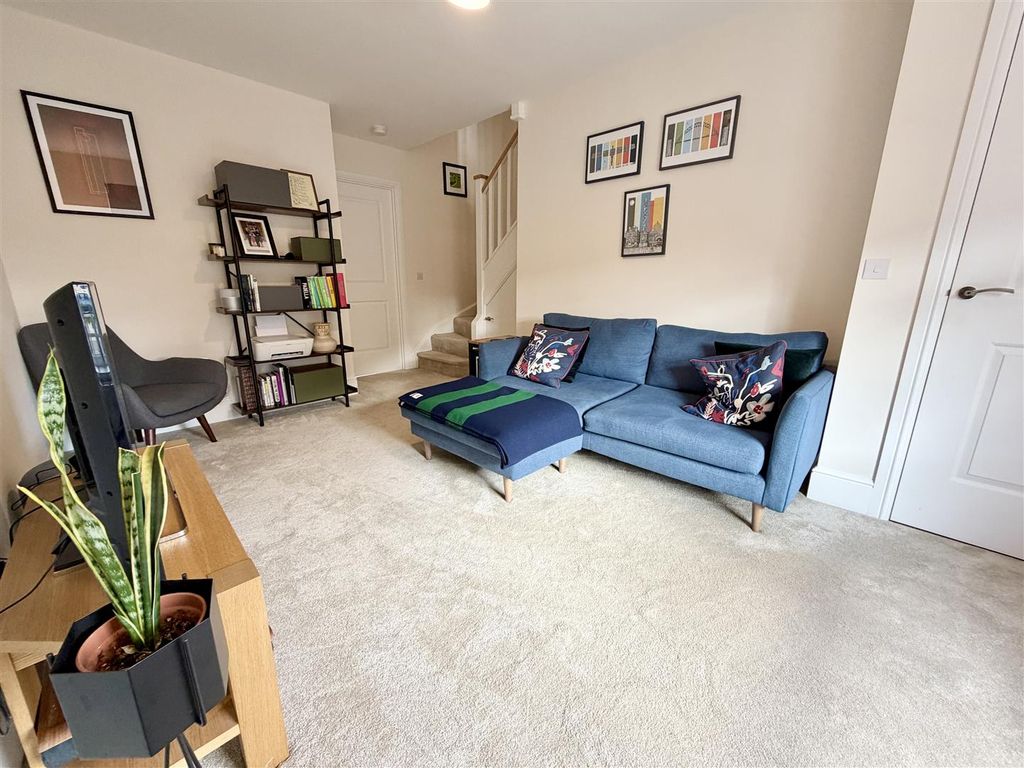 Property photo 2 of 24