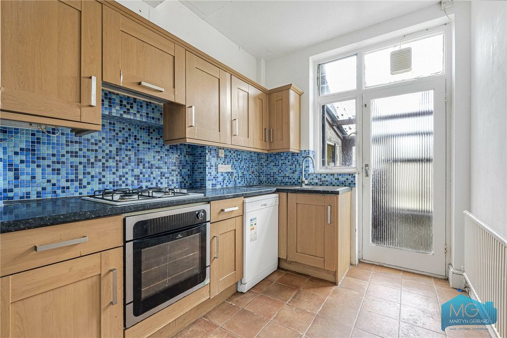 Property photo 3 of 41 Picture No. 18