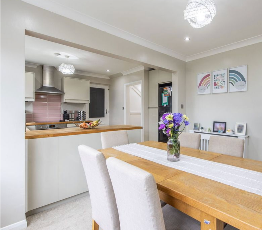 Property photo 3 of 17 121-Northview-2