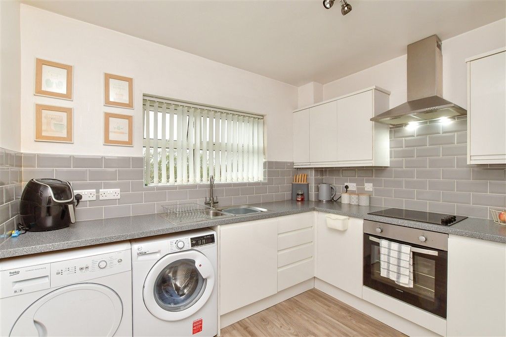 Property photo 3 of 8 Kitchen