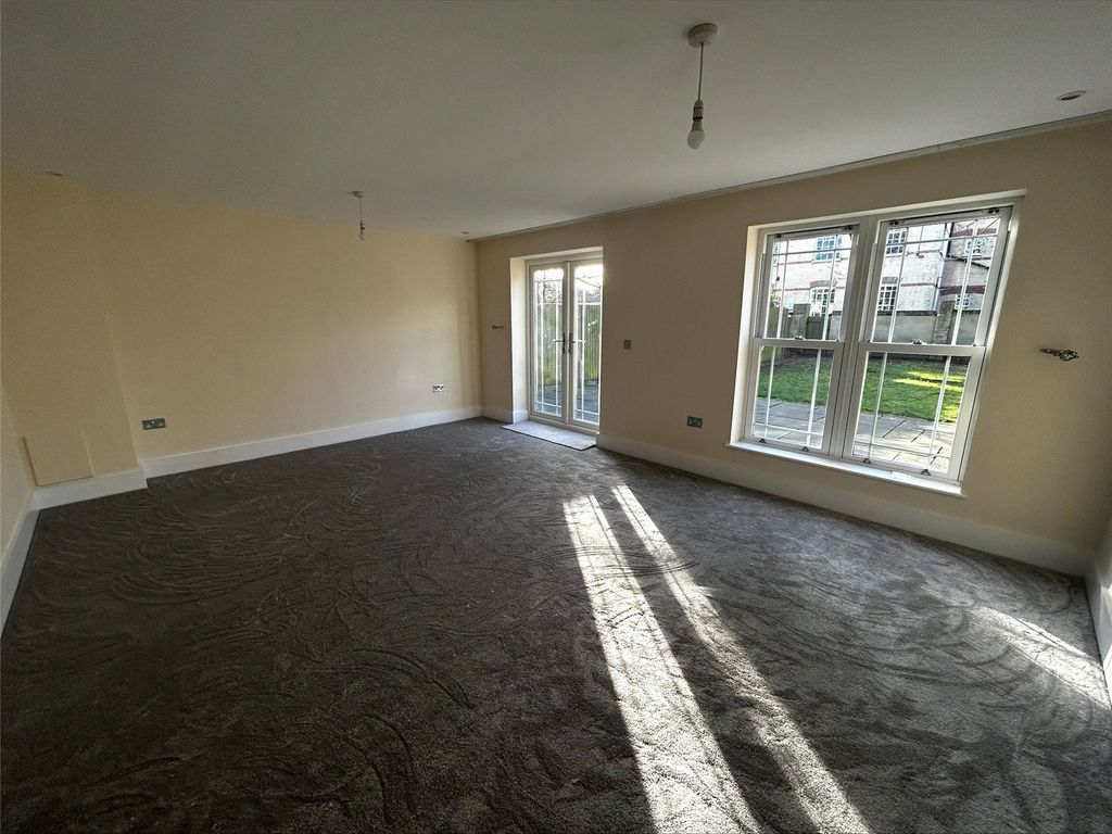 Property photo 3 of 16 Picture No. 22