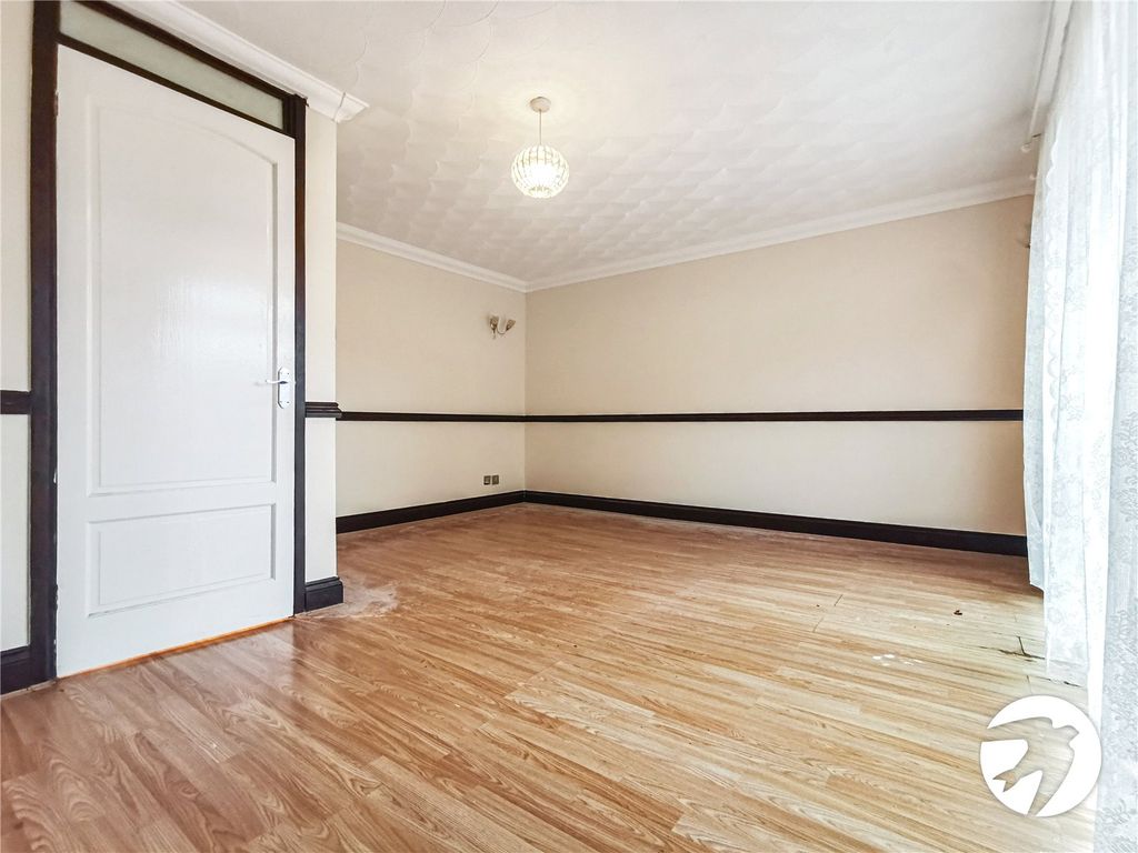Property photo 3 of 10 Picture No. 04