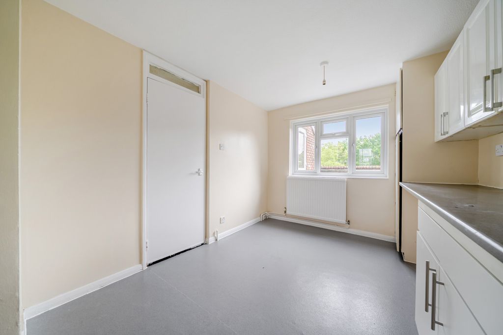 Property photo 3 of 18 1478719-4-6A2Ac01...