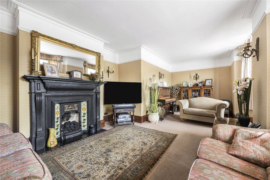 Property photo 3 of 29 Sitting Room