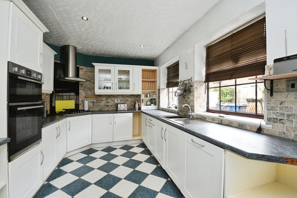 Property photo 2 of 25 Photo