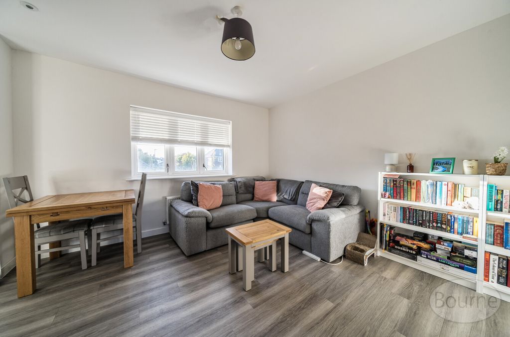 Property photo 3 of 15 c9450B03-E5Ff-491...