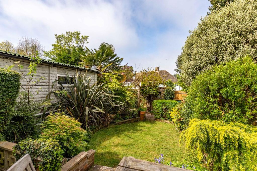 Property photo 3 of 22 Apple-17.Jpg
