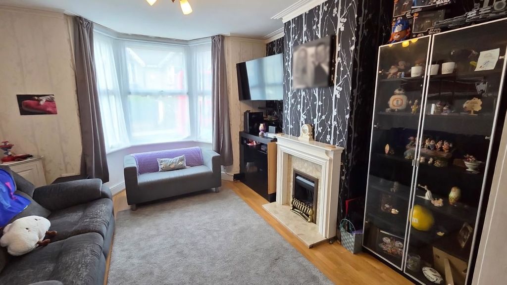 Property photo 2 of 19