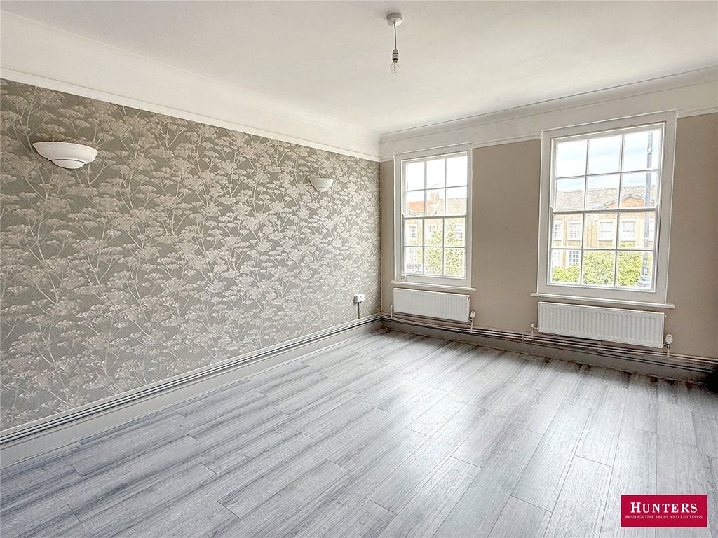 Property photo 1 of 17 Picture No. 12
