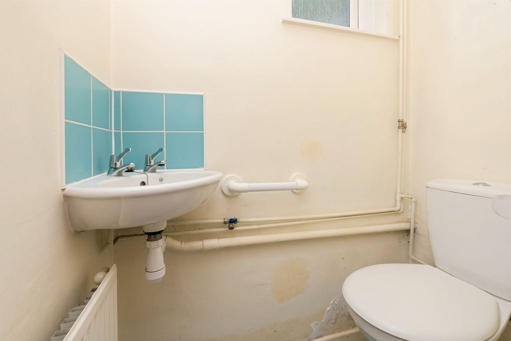 Property photo 2 of 17