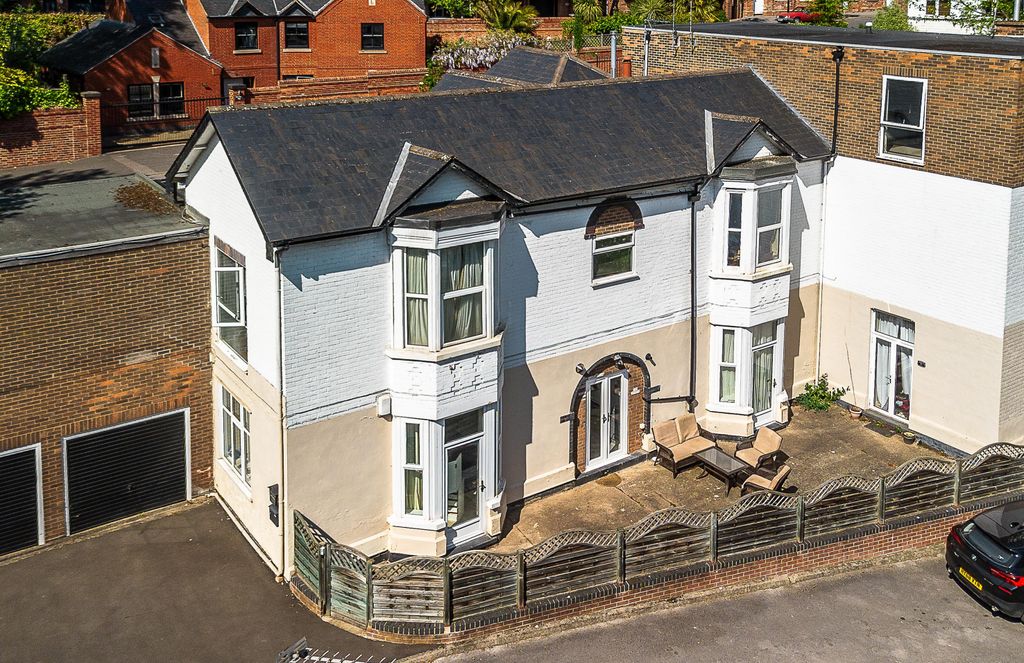 Property photo 1 of 15 1-37 Lenton Road 001