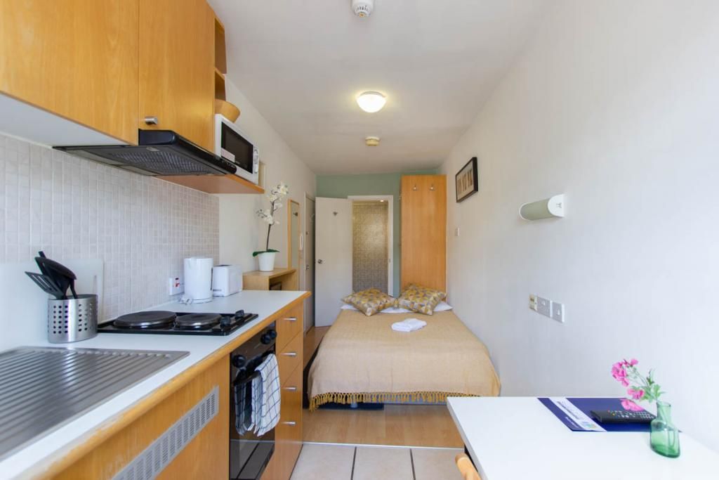 Property photo 1 of 6 Studio To Rent