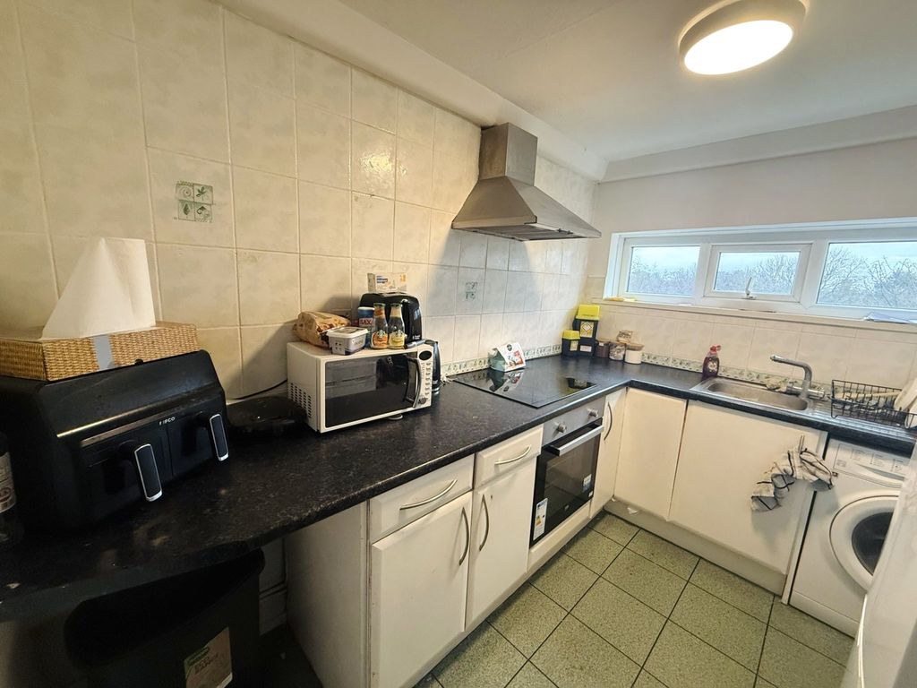 Property photo 3 of 7 A80A1E21-2E55-4Bb8-95Af-507F11474133