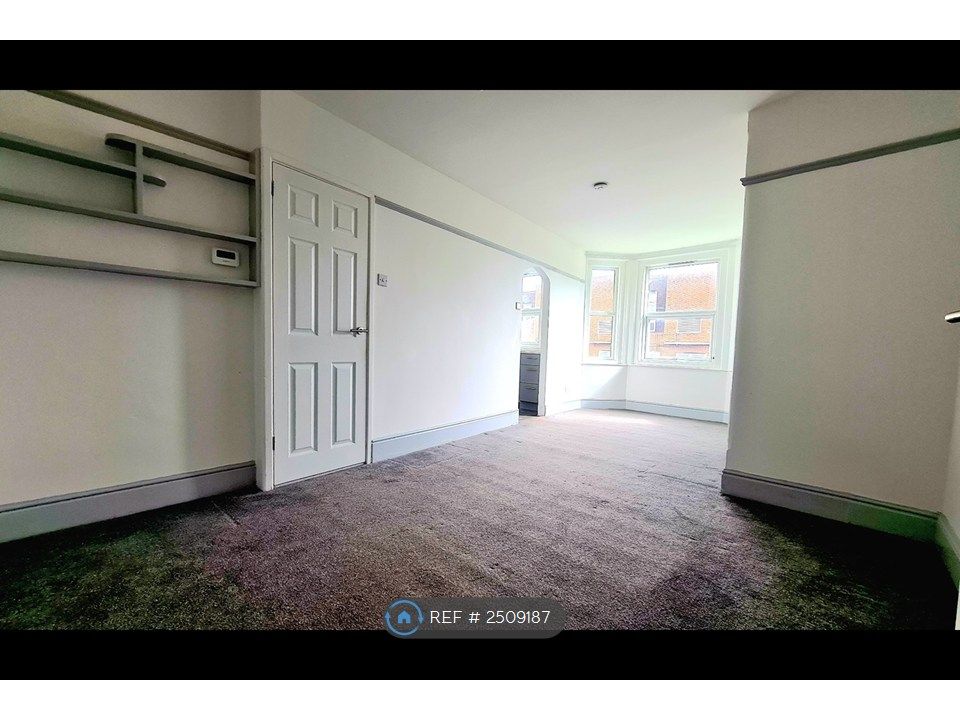 Property photo 2 of 6 Lounge/Diner