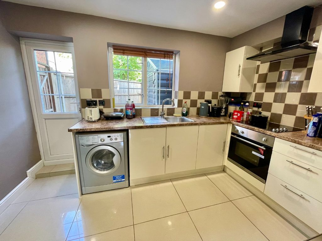 Property photo 3 of 11 4482153