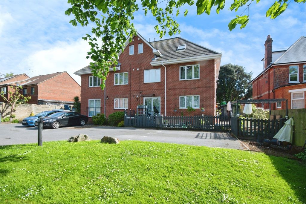 Property photo 2 of 14