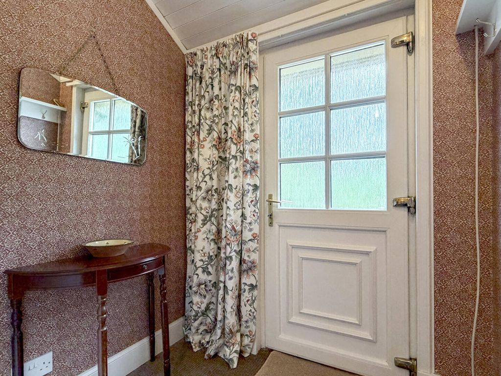 Property photo 3 of 35 Entrance Vestibule
