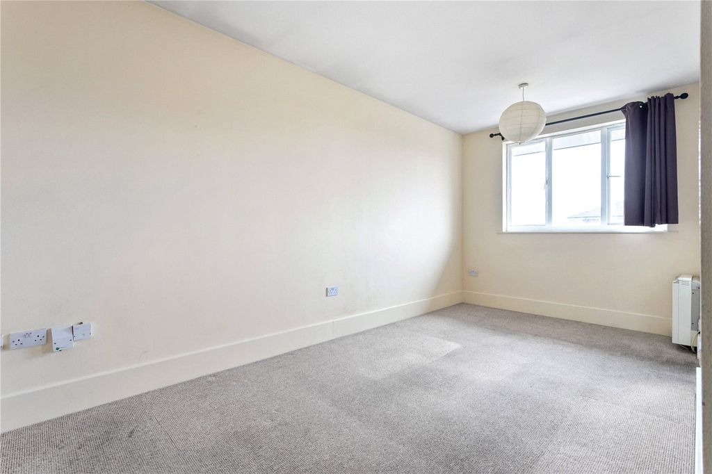 Property photo 2 of 12 Picture No. 19